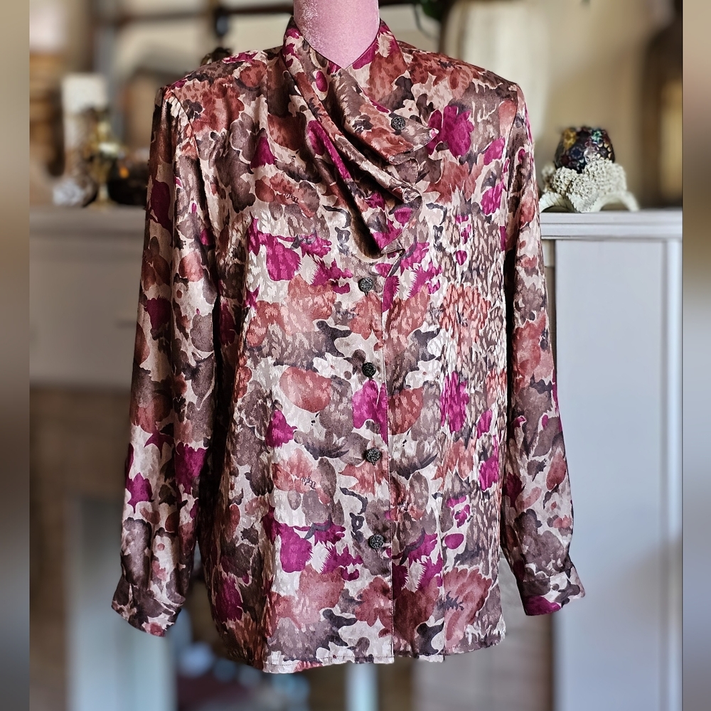 Vintage 80's Jocardi floral print blouse. Size 16.